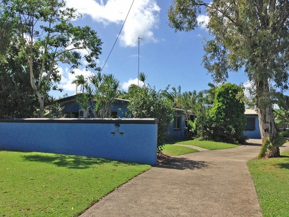 14 Almond Street, Holloways Beach QLD 4878