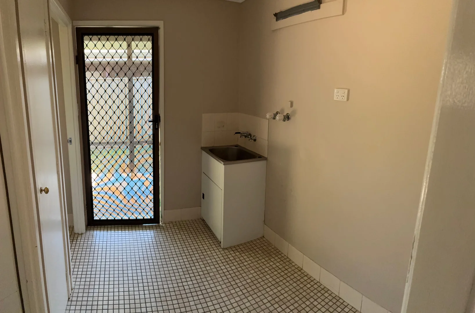 Additional image 6 of 1/6 Hinton Street, Koongal QLD 4701