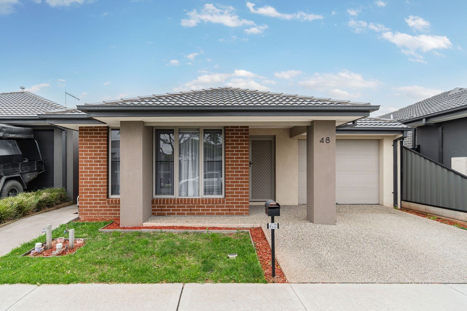 3 bedrooms House in 48 Kangaroo Road CRAIGIEBURN VIC, 3064