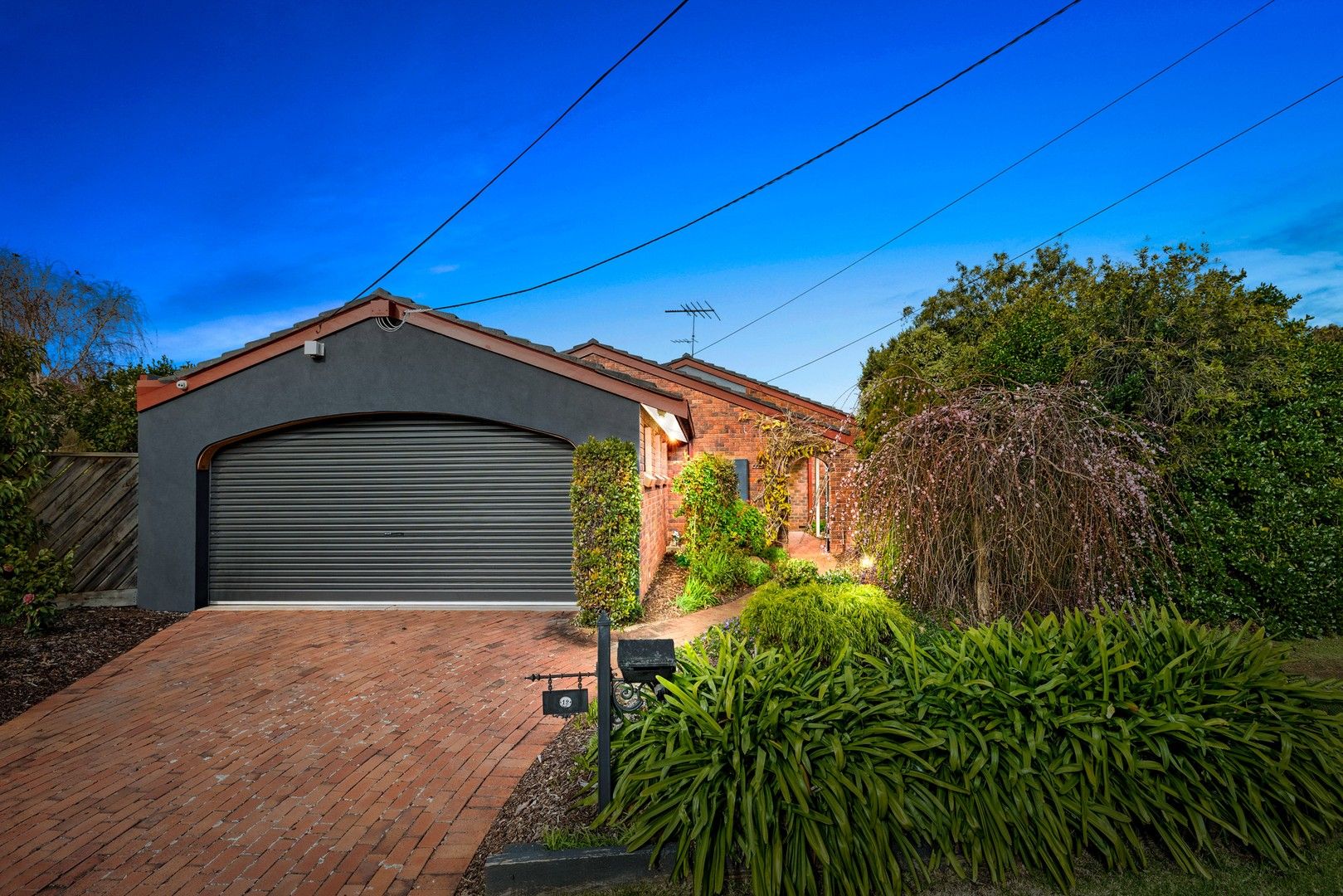 4 bedrooms House in 12 Tesron Court WERRIBEE VIC, 3030