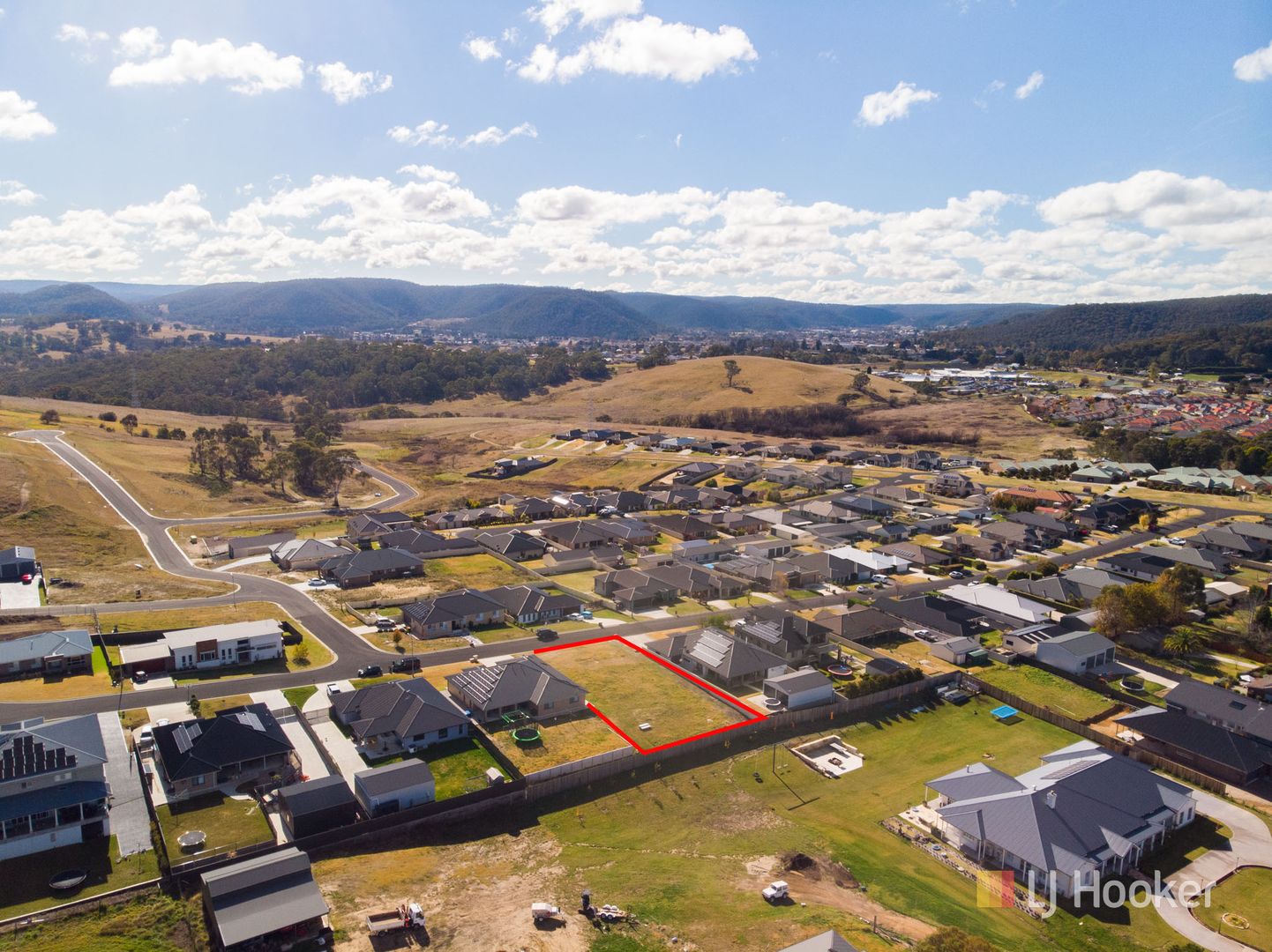 26 Surveyors Way, Lithgow NSW 2790, Image 1