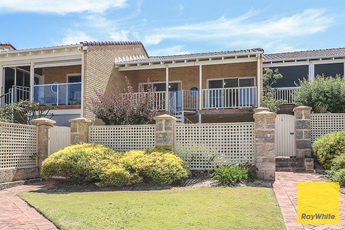 4/8 Toulon Circle, Mindarie WA 6030, Image 2