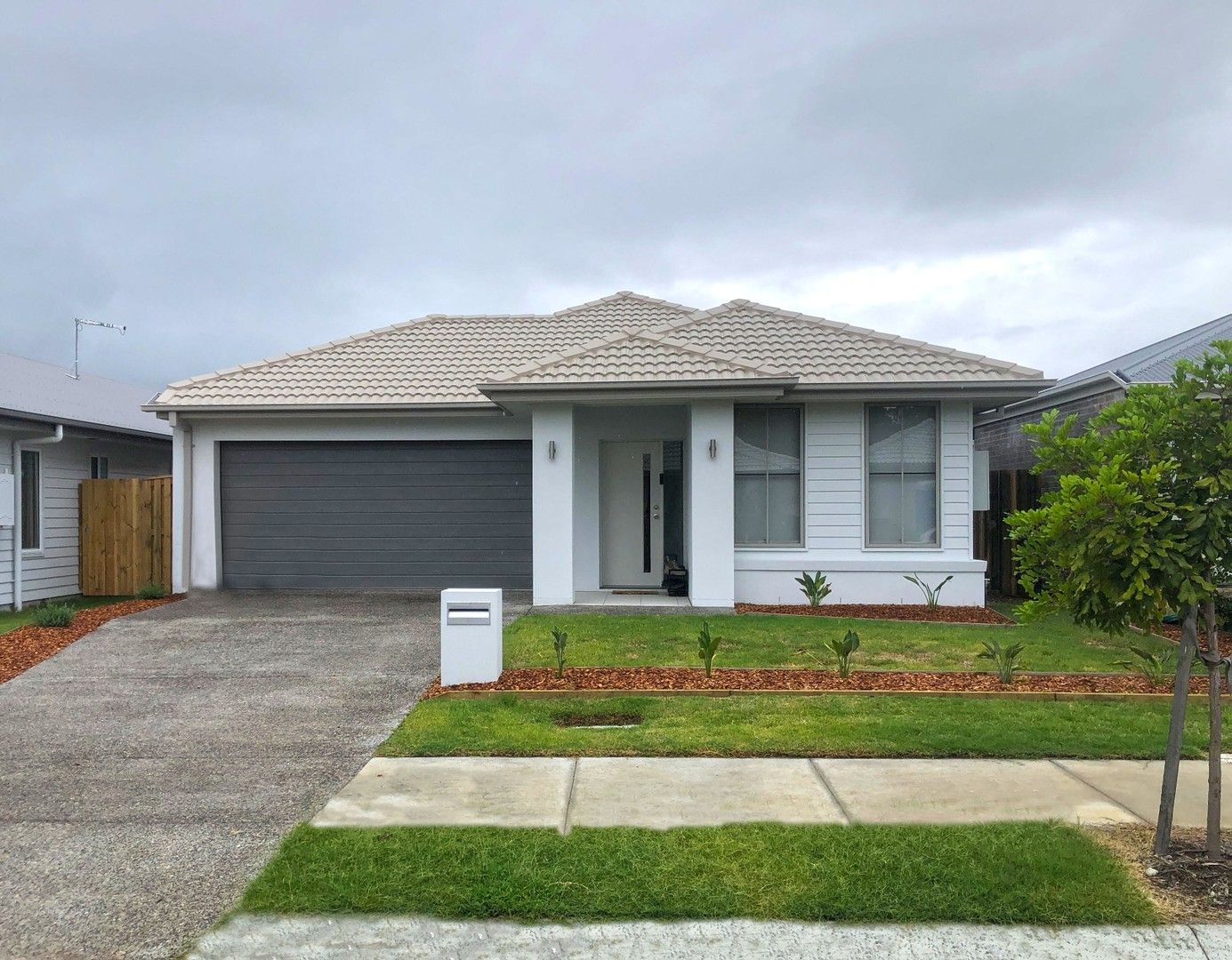 4 bedrooms House in 42 Branch Circuit GREENBANK QLD, 4124