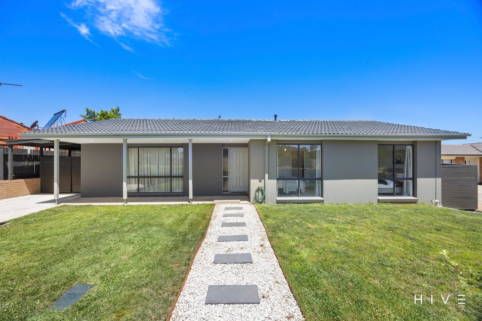 3 bedrooms House in 152 Heagney Crescent CHISHOLM ACT, 2905
