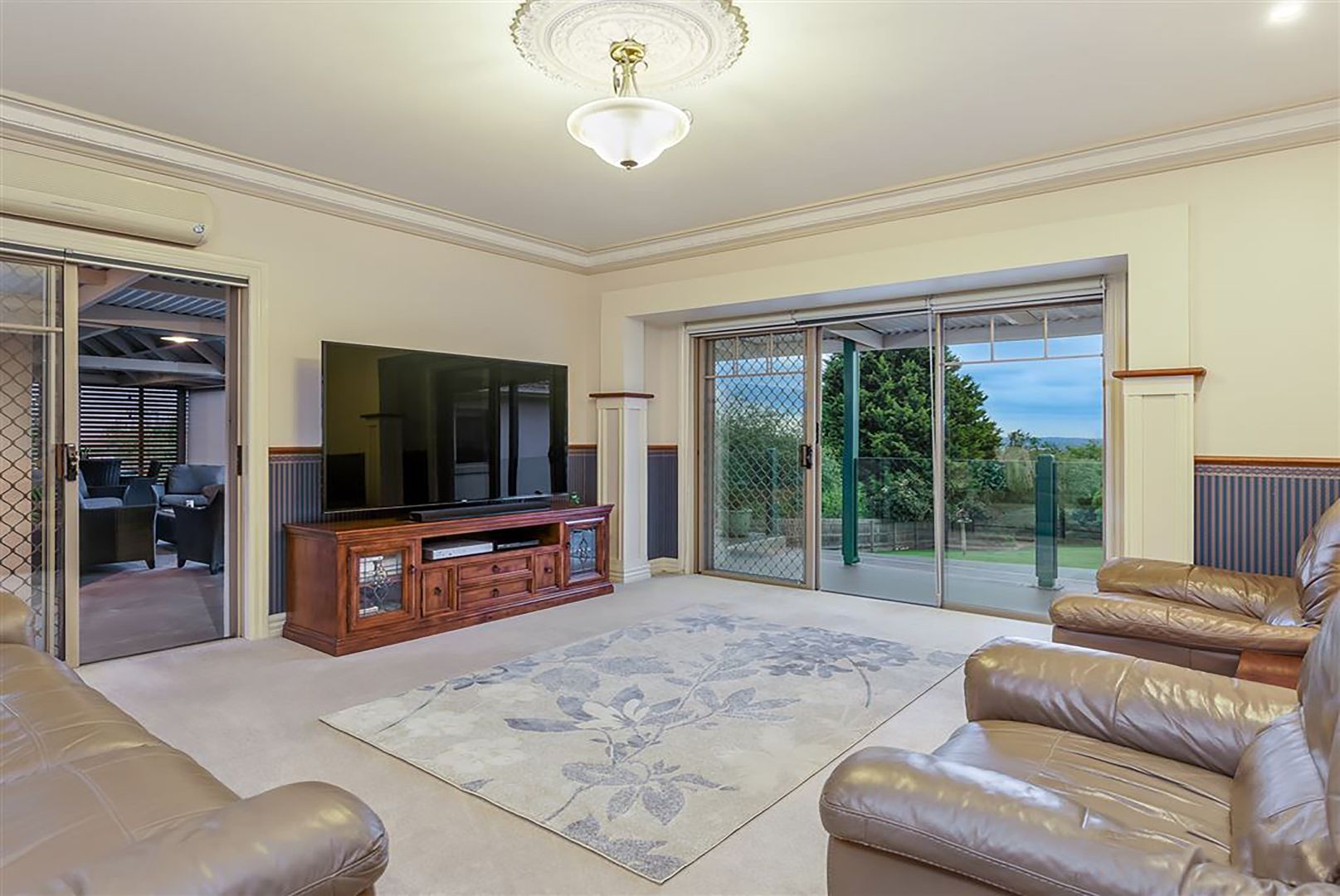8 Highview Court, Lysterfield VIC 3156, Image 2