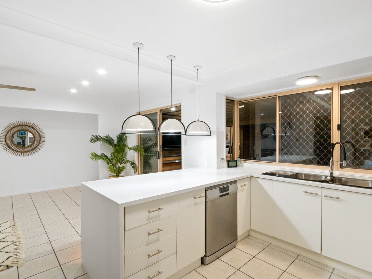 66 Robtrish Street, Manly West QLD 4179, Image 2