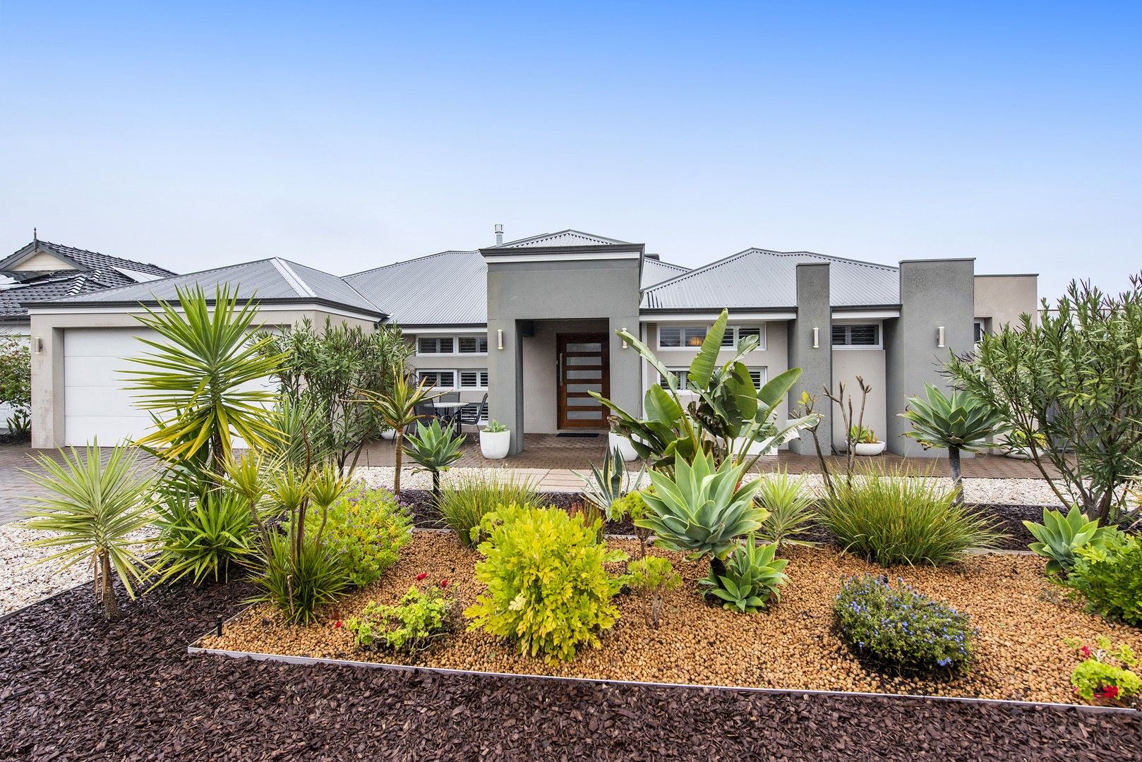 4 bedrooms House in 28 Dulegal Way AVELEY WA, 6069