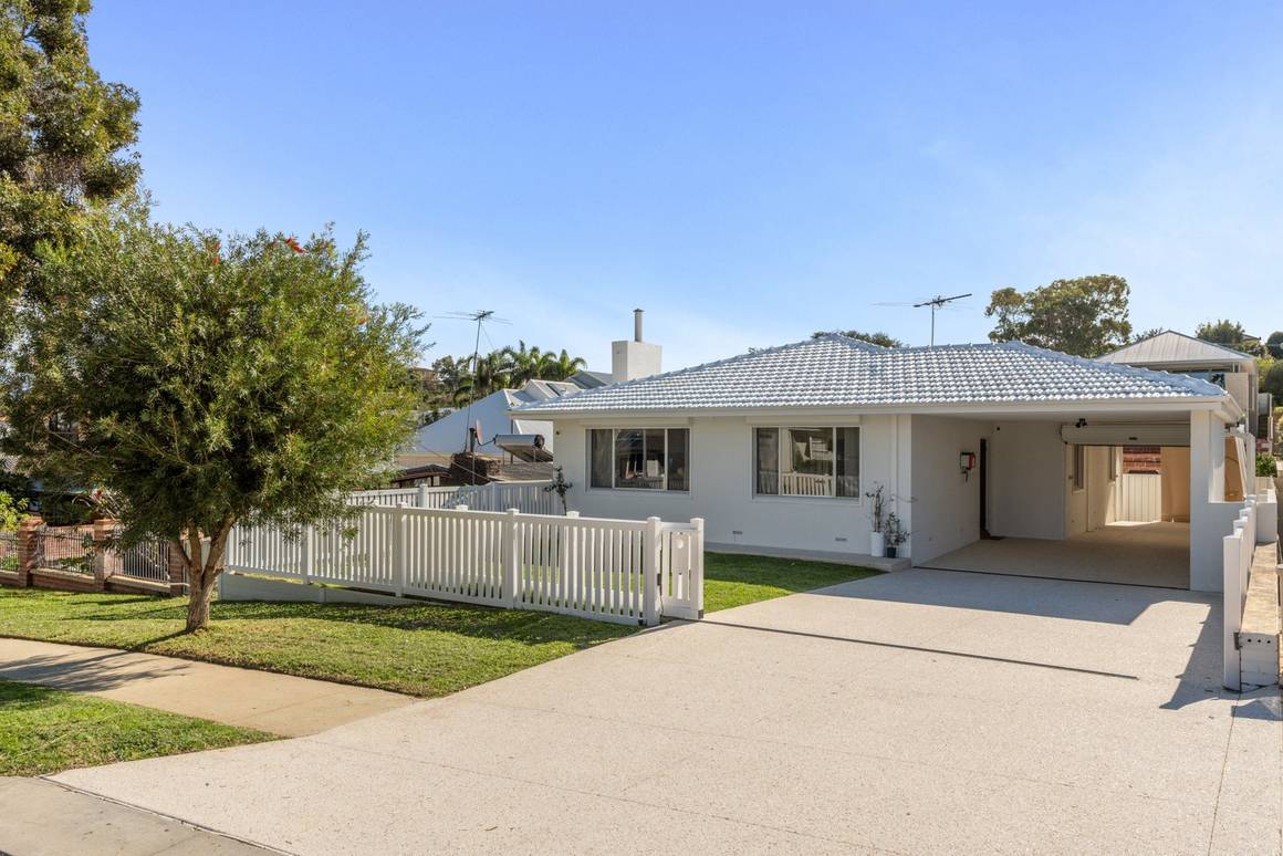 Picture of 111 Marine Terrace, SORRENTO WA 6020