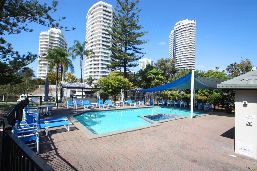 9/37 Bayview Street, Runaway Bay QLD 4216, Image 2