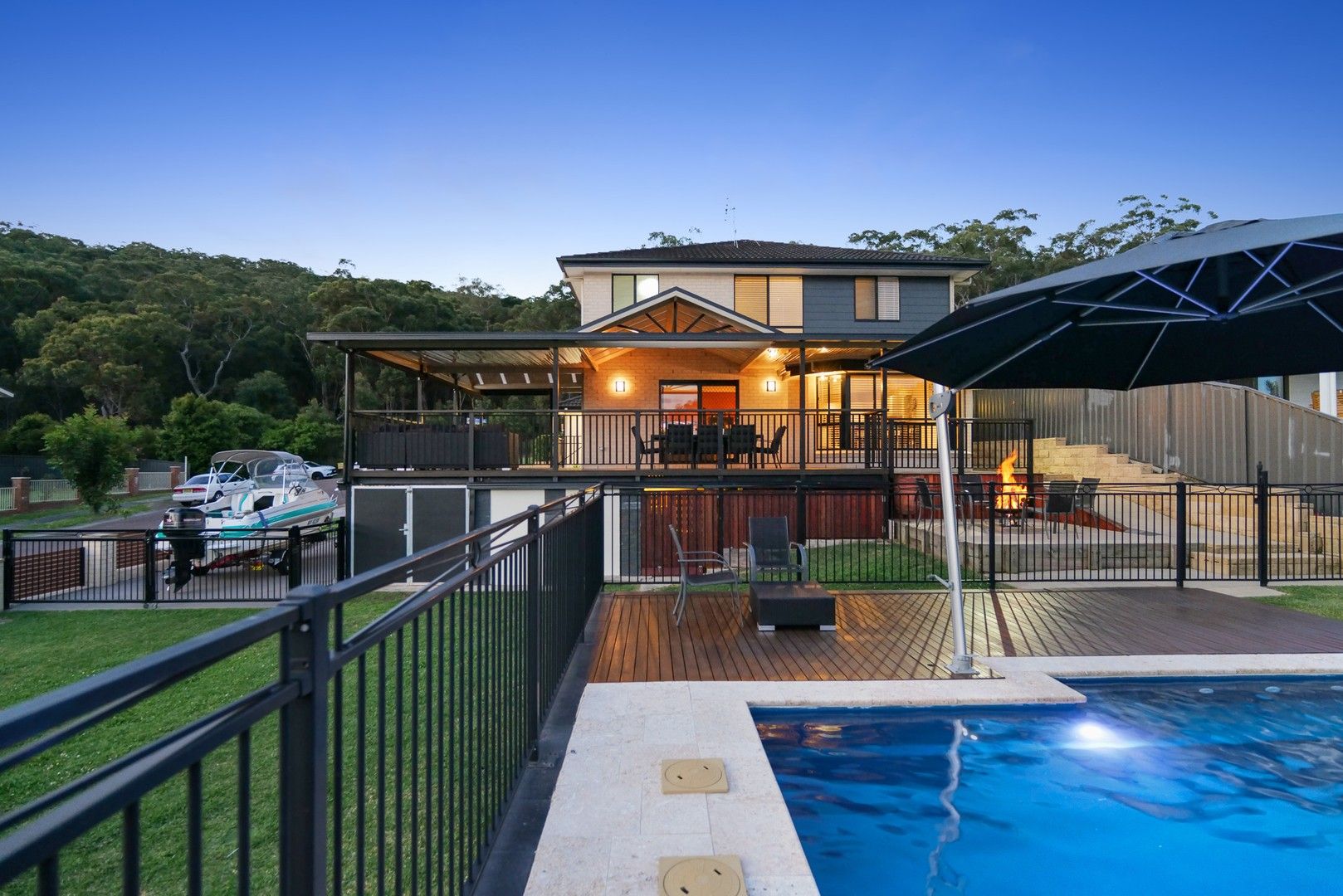 2 Bluerock Close, Fennell Bay NSW 2283, Image 0