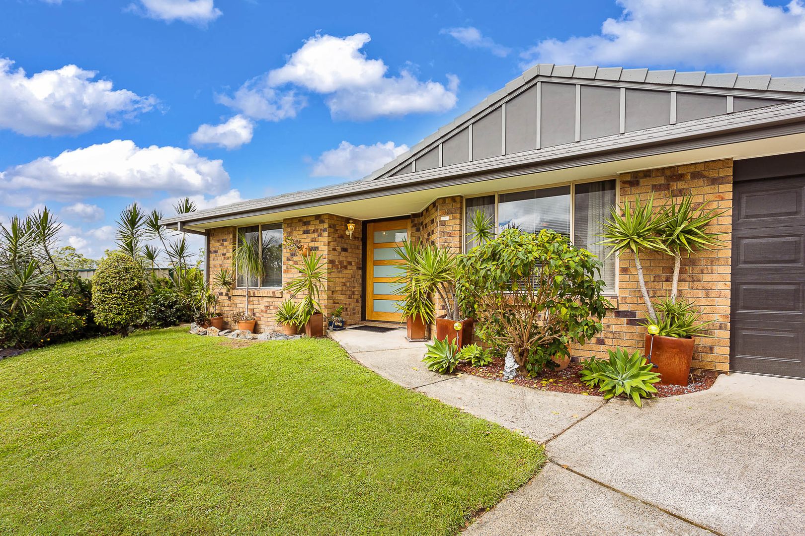 152 Alexander Drive, Highland Park QLD 4211, Image 1