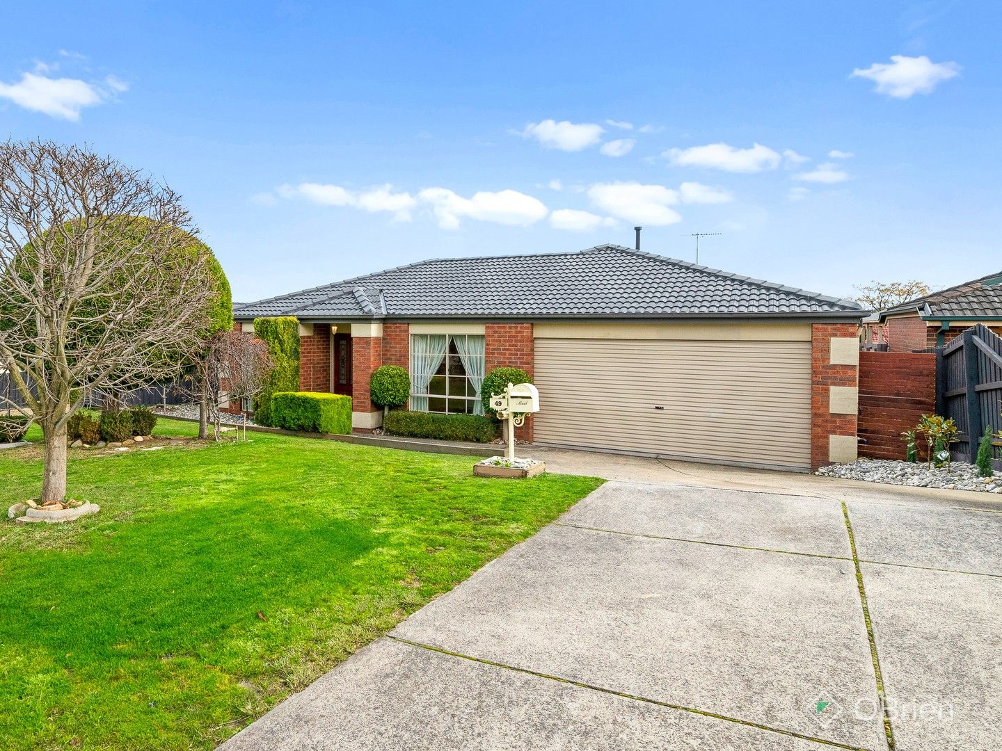 4 bedrooms House in 49 Browtop Road NARRE WARREN VIC, 3805