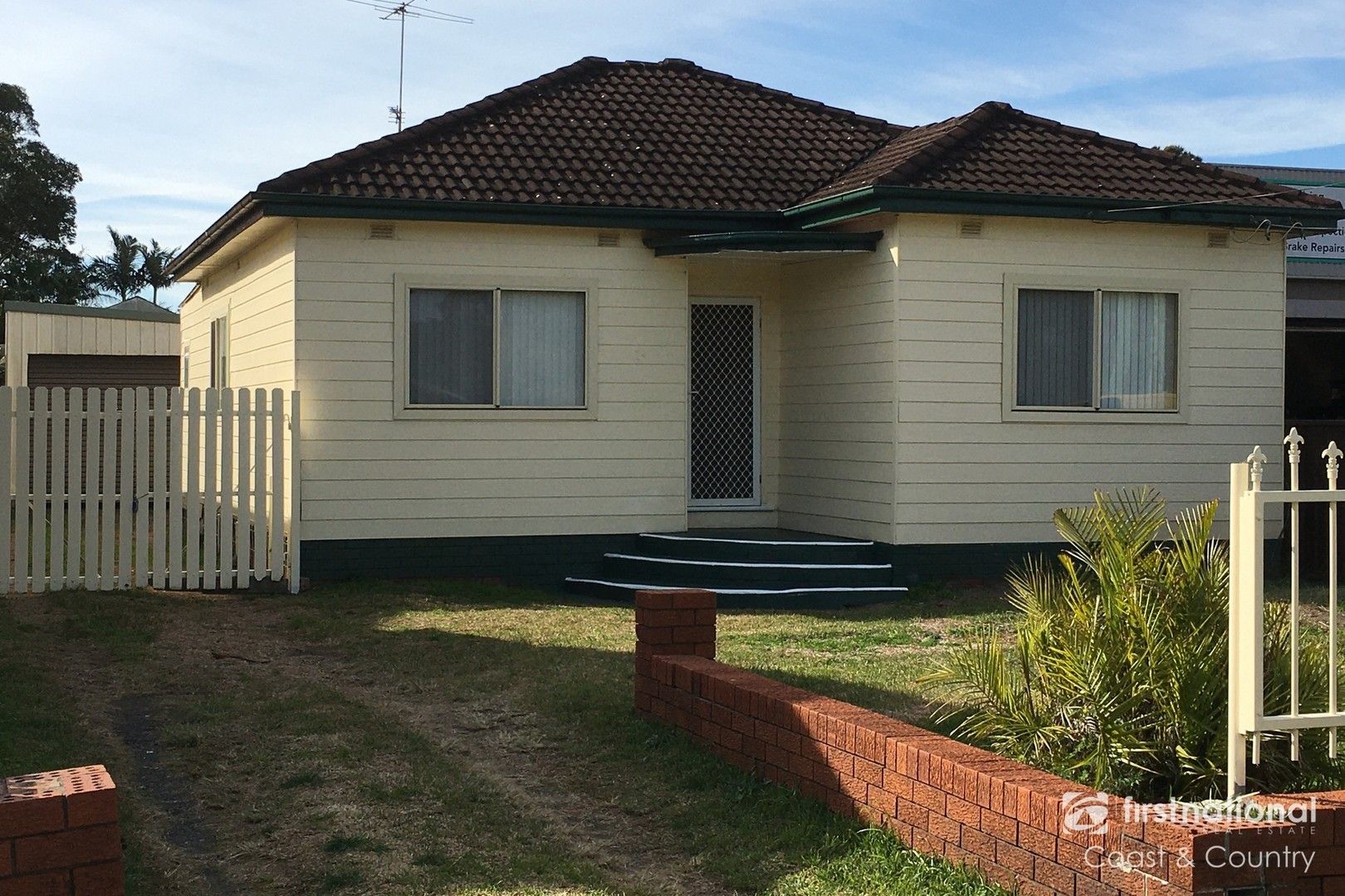 3 bedrooms House in 13 Railway Avenue MINNAMURRA NSW, 2533