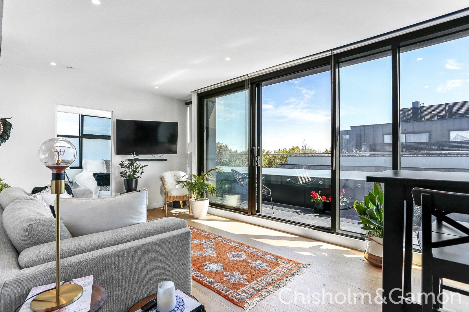 2 bedrooms Apartment / Unit / Flat in 303/2 Kingsley Street ELWOOD VIC, 3184