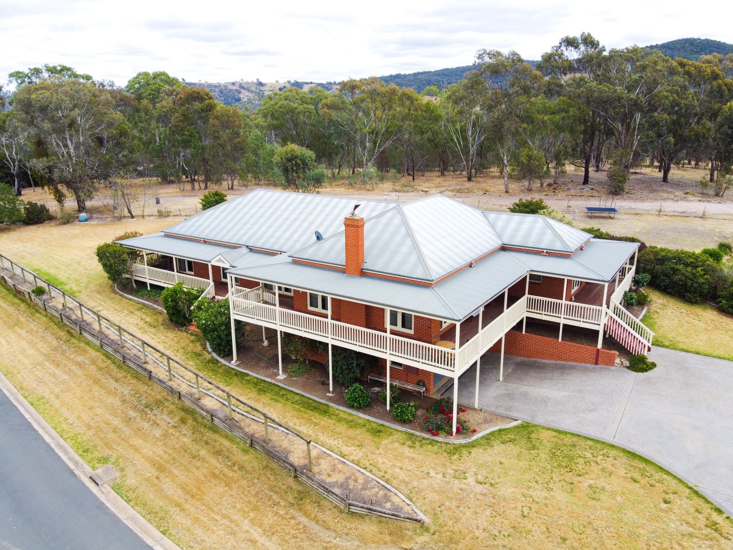 Property Report For 42 Mcleod Court West Albury Nsw 2640