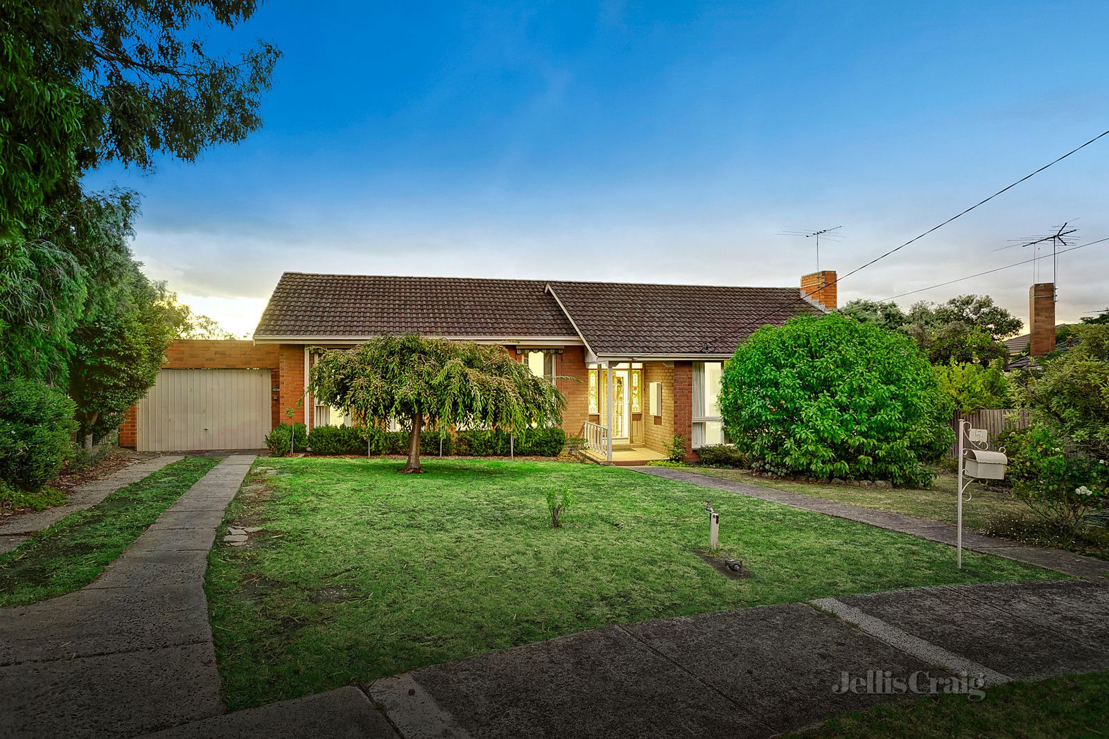 5 St Cloud Court, Mount Waverley VIC 3149, Image 0