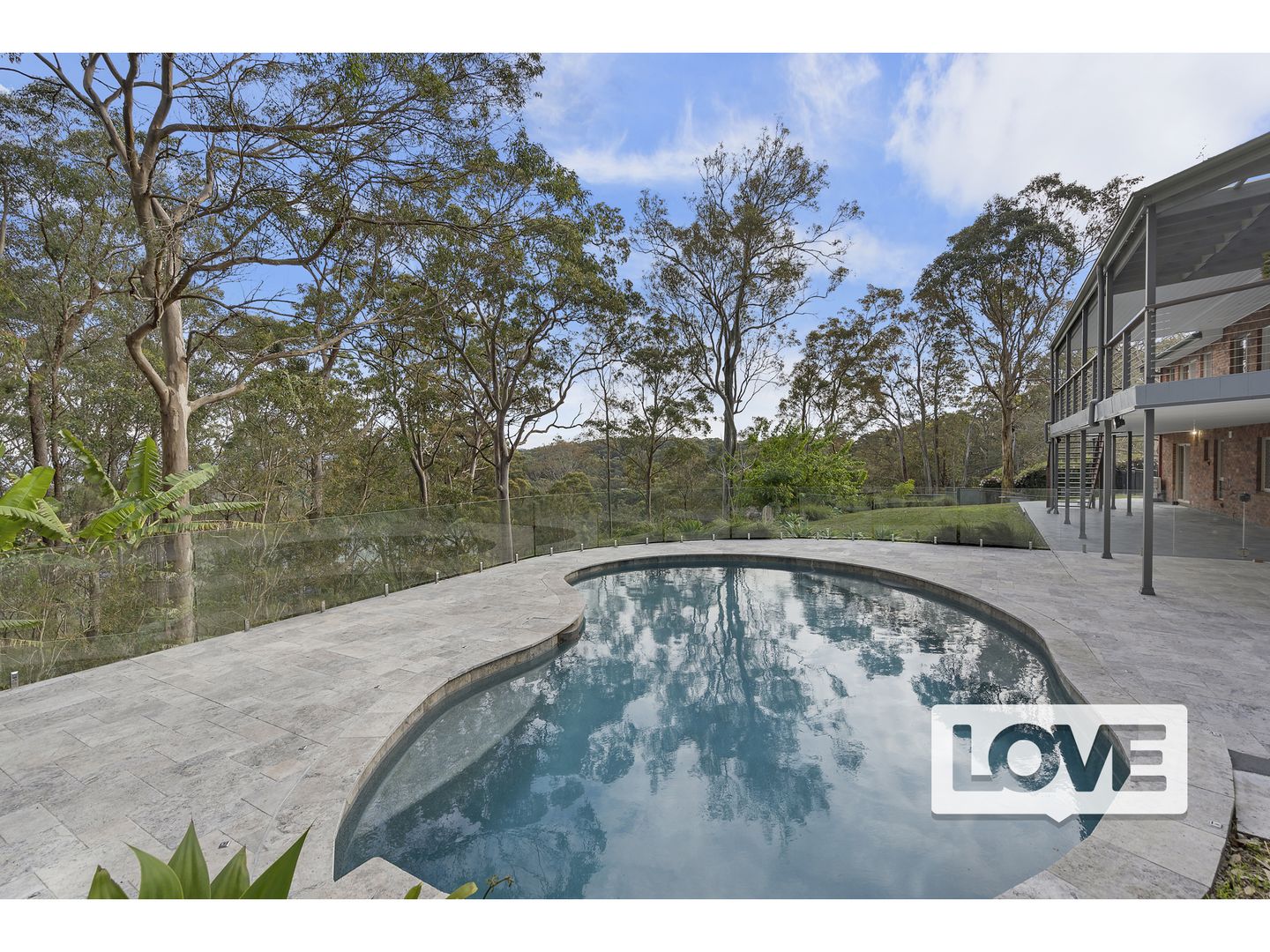 20 Violet Town Road, Tingira Heights Property History & Address