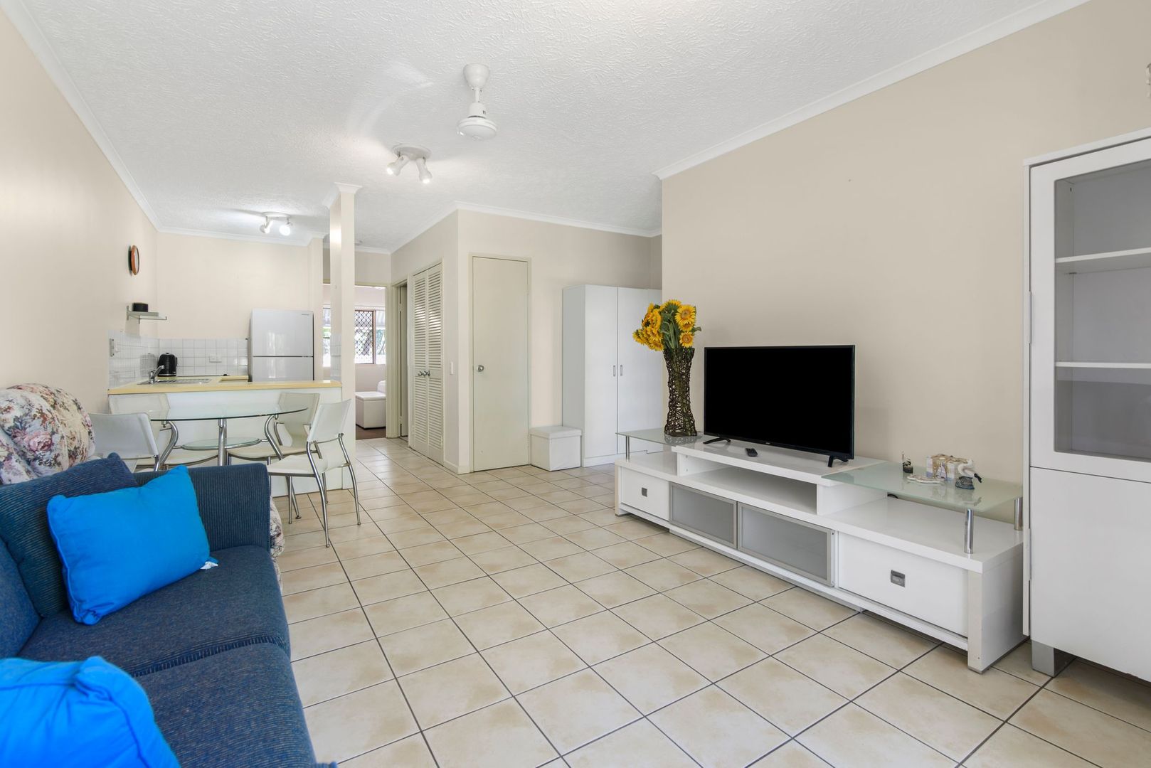 15/129 Oleander Street, Holloways Beach QLD 4878, Image 2