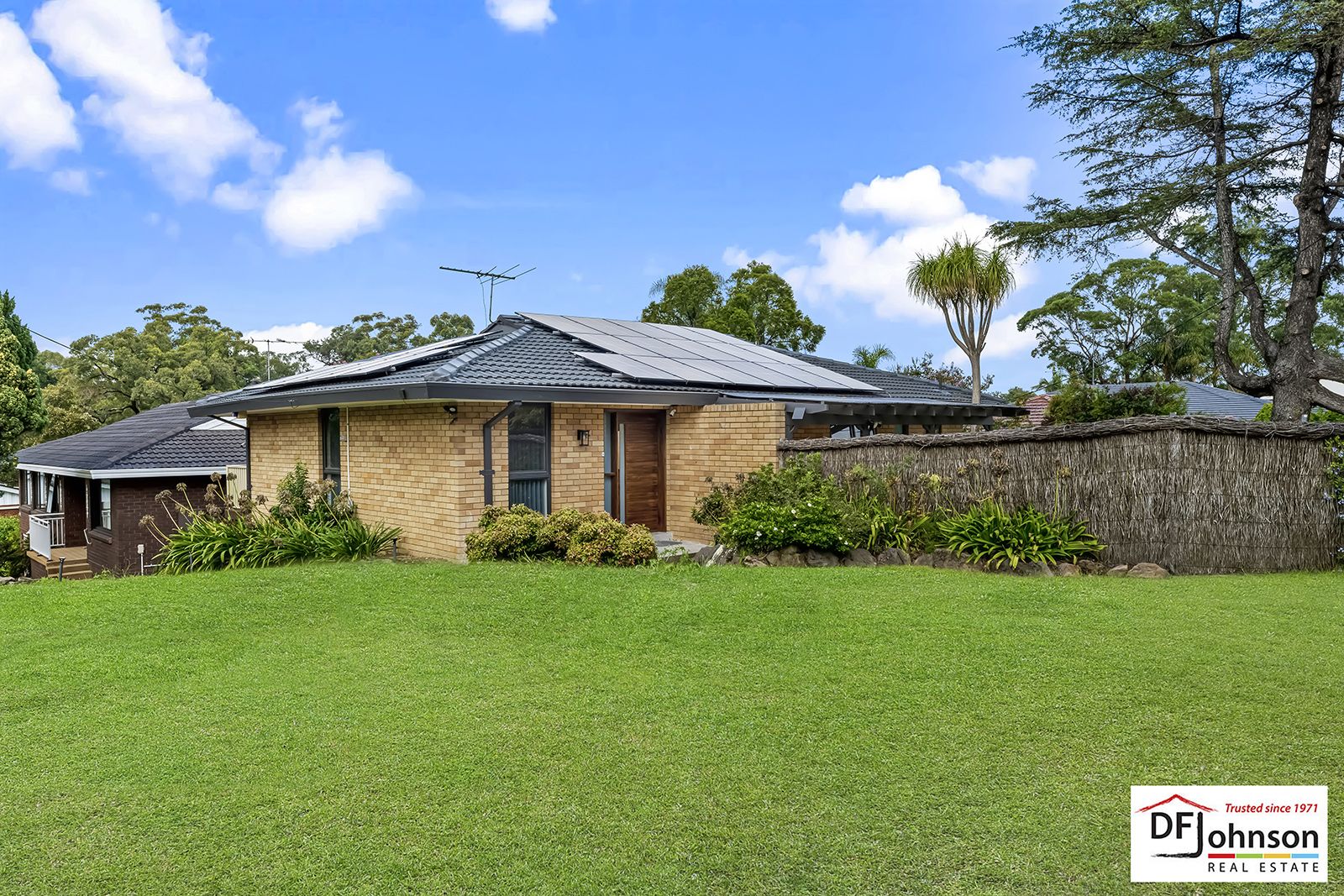 4 bedrooms House in 25 Leysdown Avenue NORTH ROCKS NSW, 2151