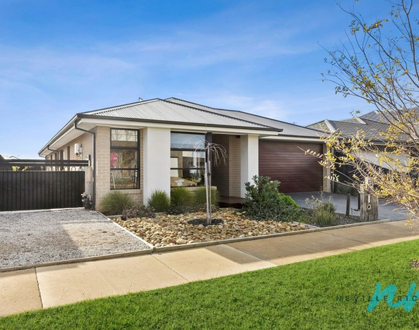 13 Port Deakin Street, St Leonards VIC 3223