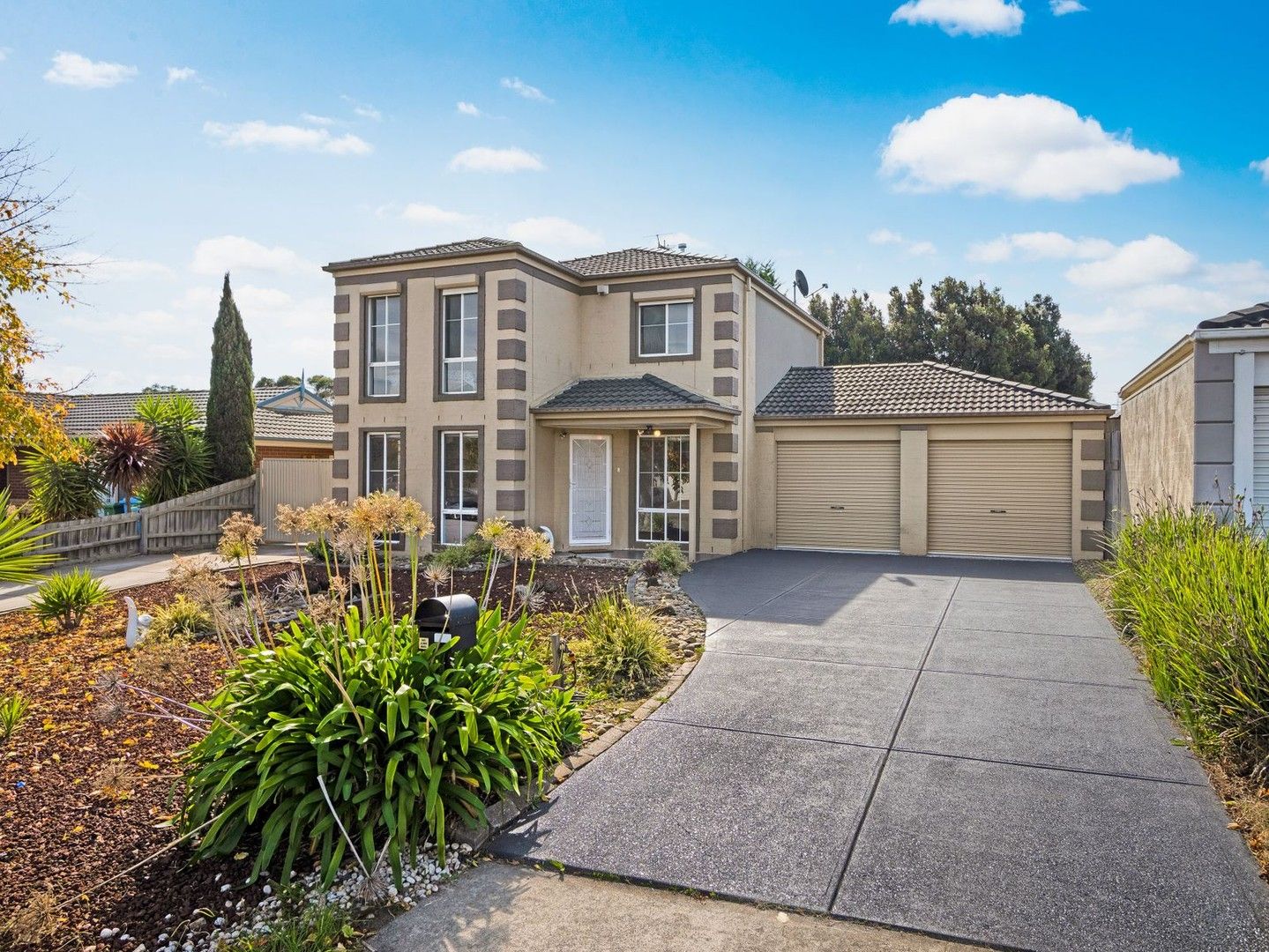 10 Helmsdale Court, Cranbourne West VIC 3977, Image 0