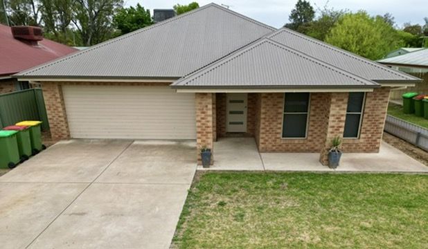 4 bedrooms House in 78 Adams St JINDERA NSW, 2642