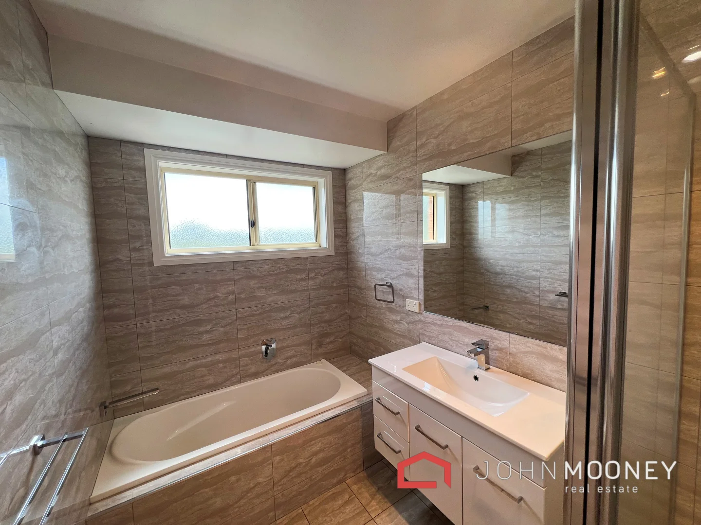 Additional image 6 of 2/8 Honeysuckle Place, Lake Albert NSW 2650