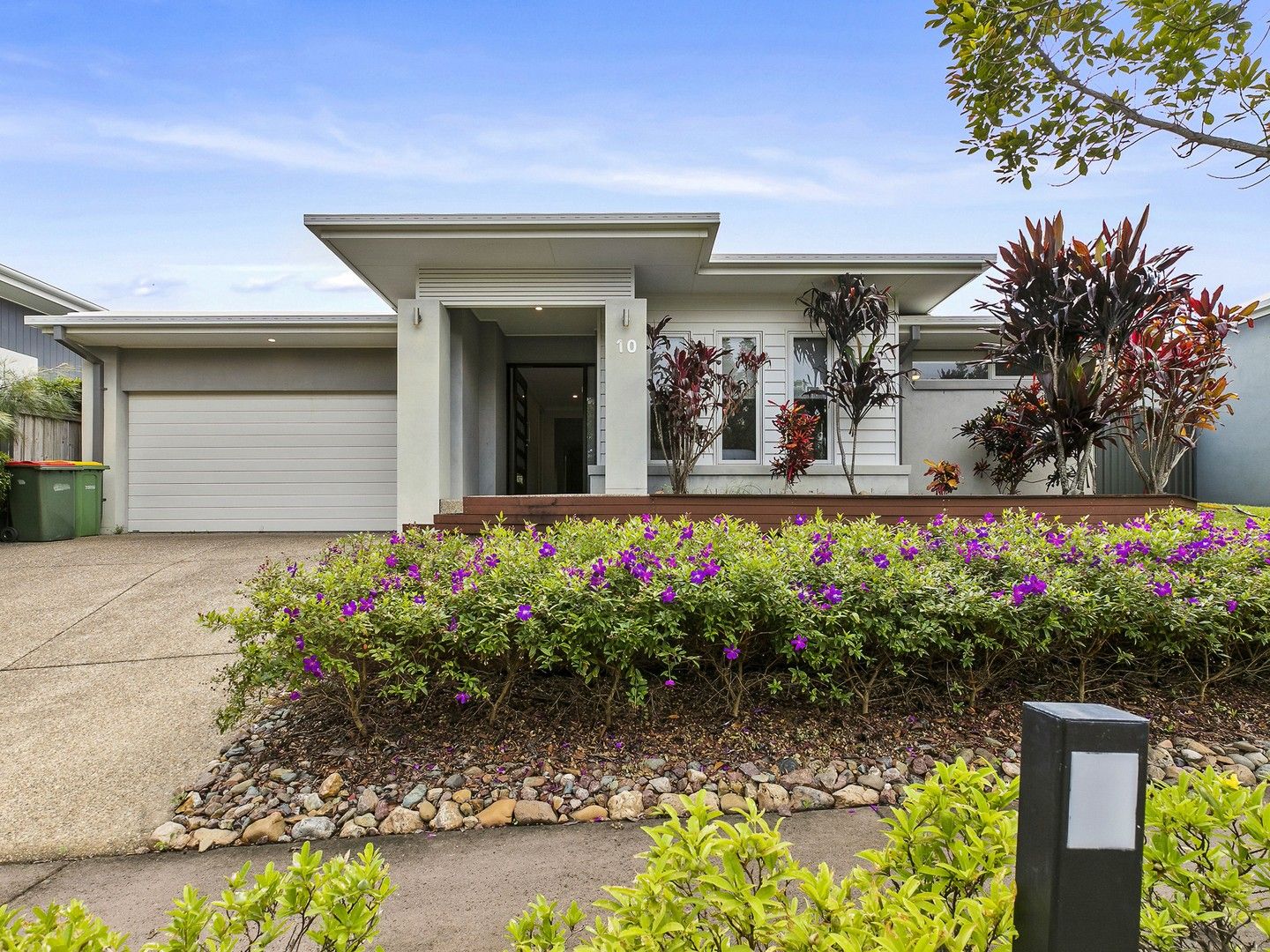 4 bedrooms House in 10 Blue Gum Rd NOOSA HEADS QLD, 4567