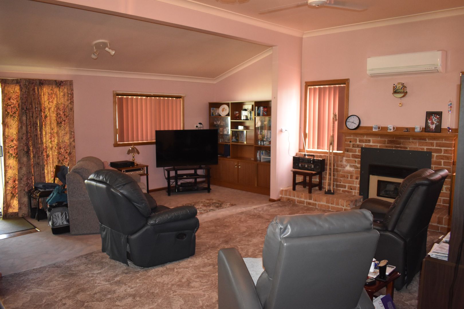 17 Field Road, Parkes NSW 2870, Image 2