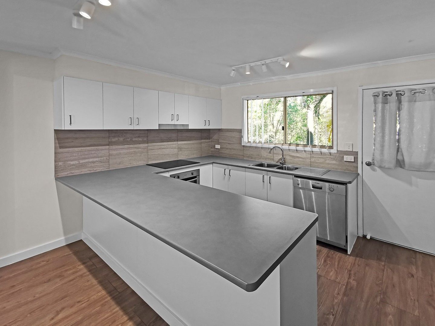 2 bedrooms House in 33/8 Briggs Rd SPRINGWOOD QLD, 4127