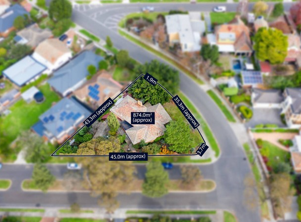 22 Magdala Avenue, Strathmore VIC 3041