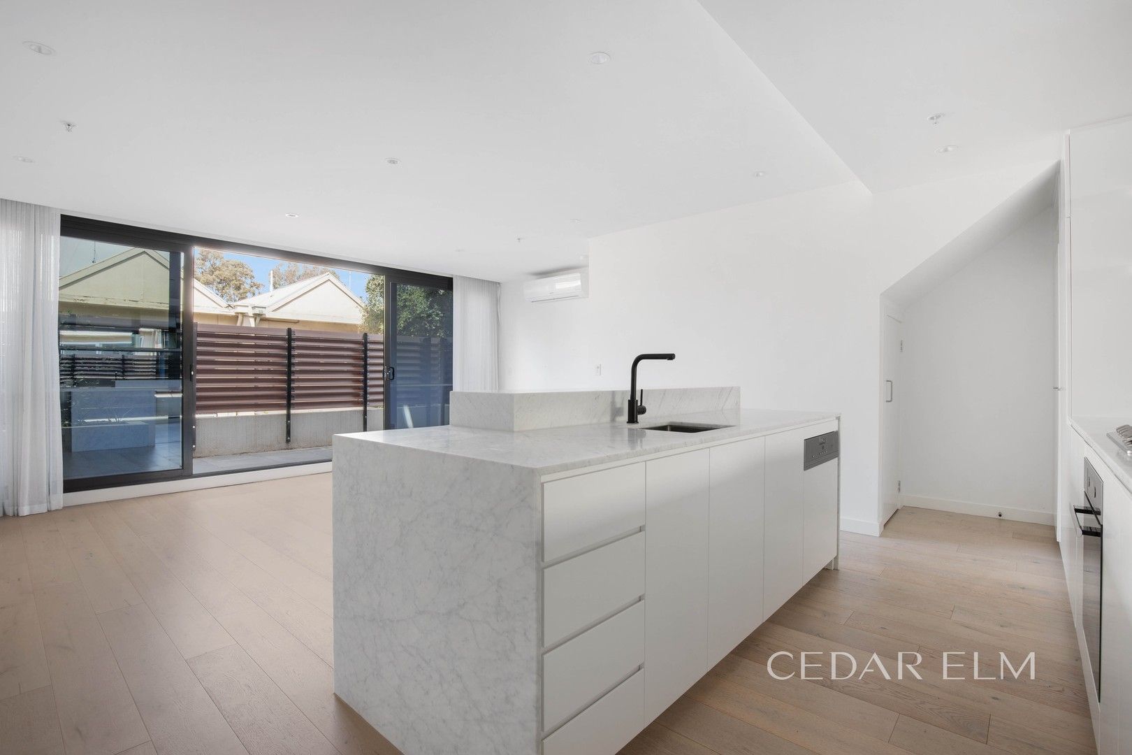 2 bedrooms Apartment / Unit / Flat in 8/278-282 Kings Way SOUTH MELBOURNE VIC, 3205