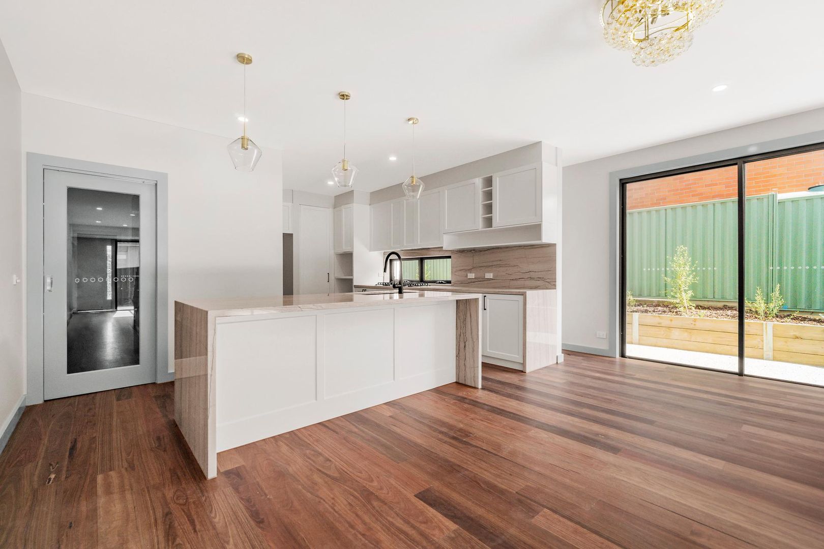 5 Grasmere Avenue, Doncaster East VIC 3109 Townhouse For Rent 850