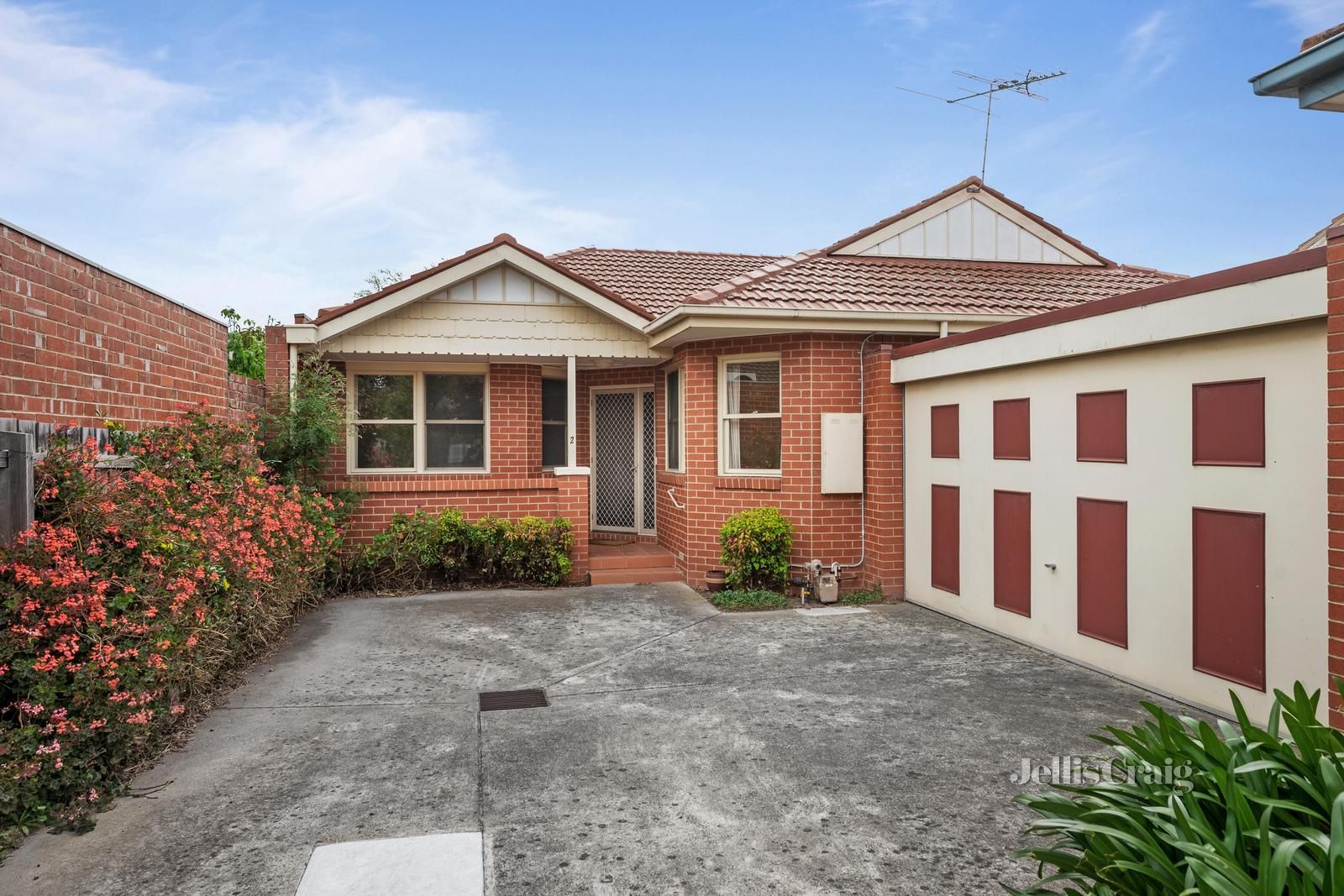 3 bedrooms Apartment / Unit / Flat in 2/31 Mavho Street BENTLEIGH VIC, 3204