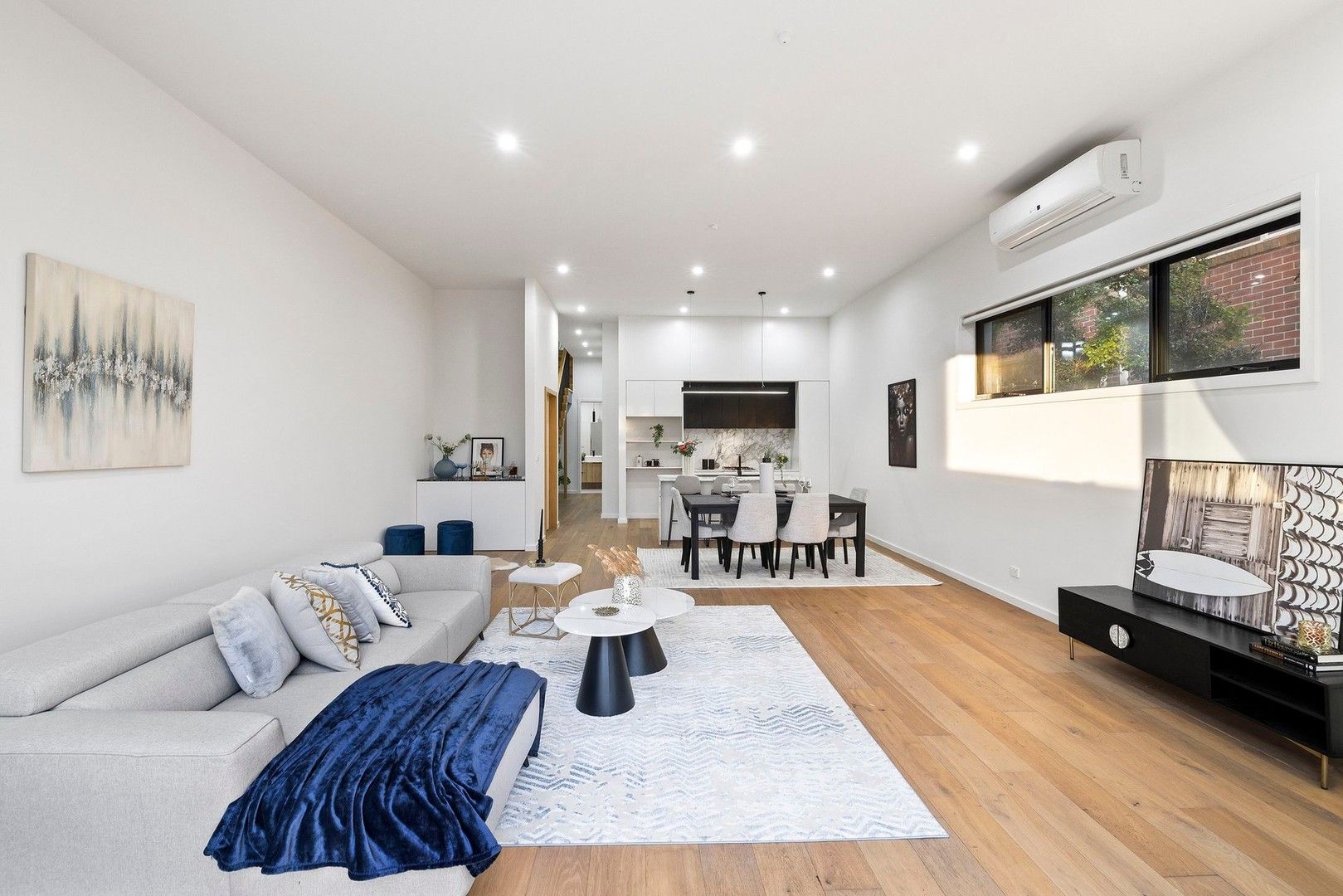 4 bedrooms Townhouse in 9 Grosvenor St NIDDRIE VIC, 3042