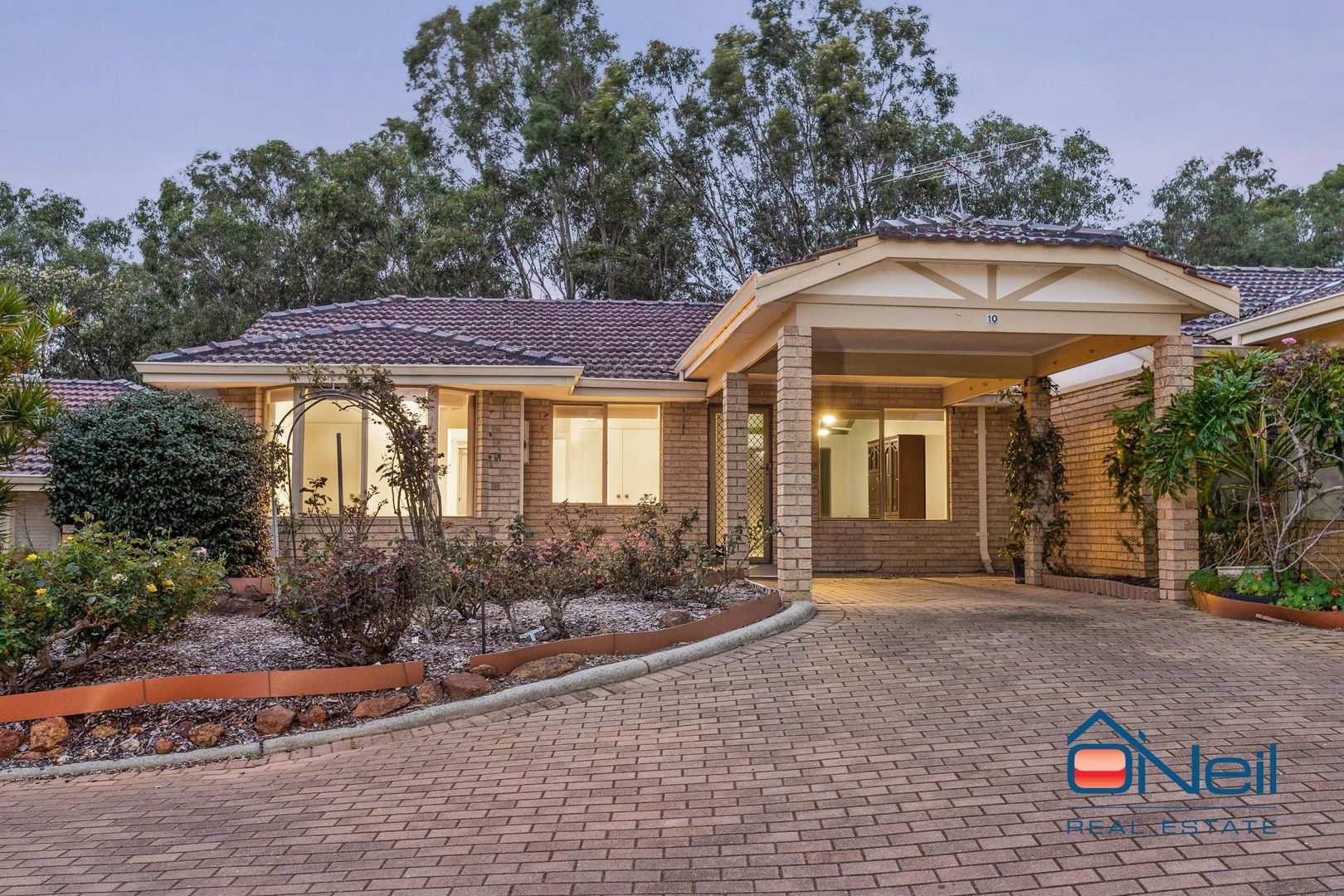 10/33 Brookside Avenue, Kelmscot Property History & Address Research