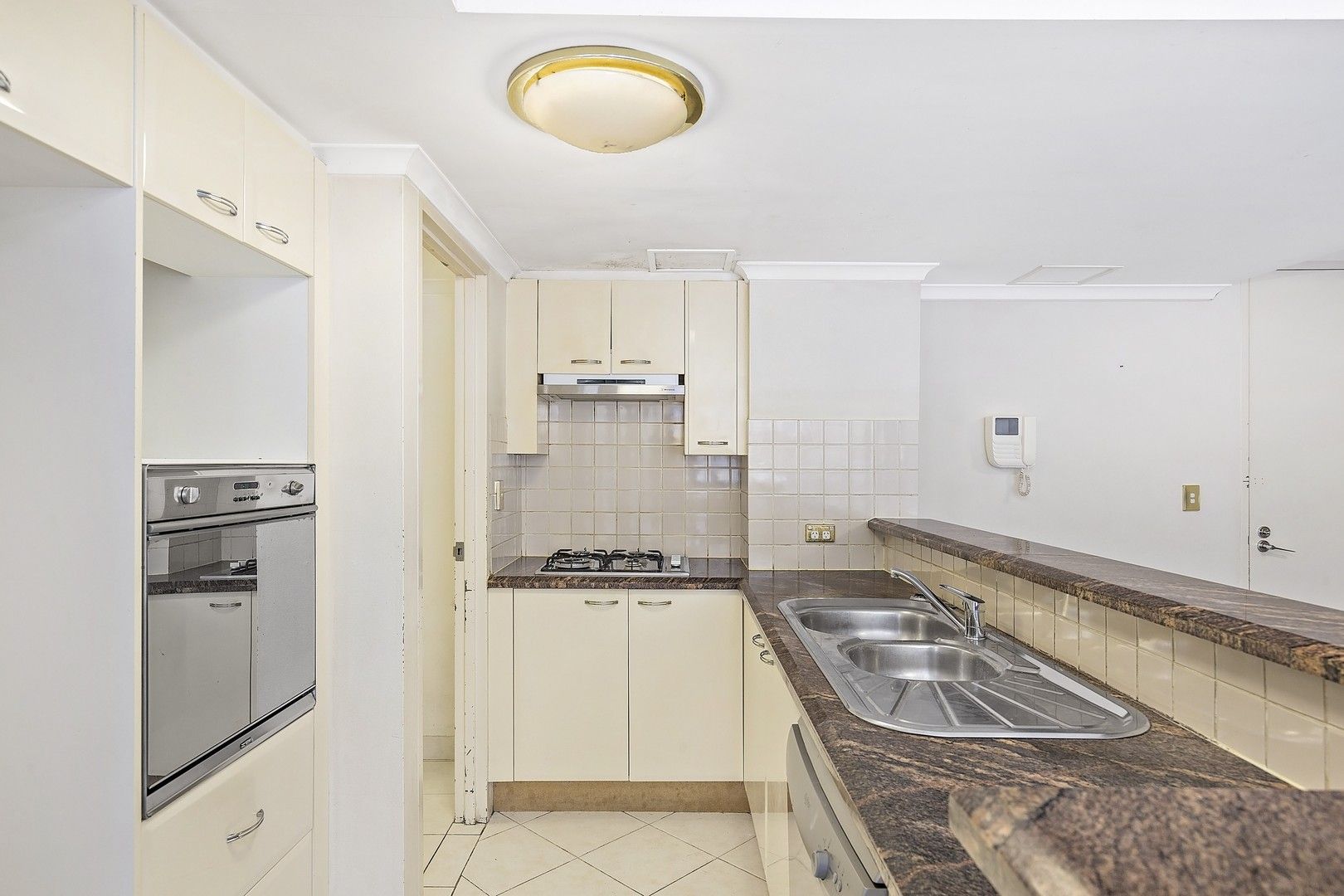 2 bedrooms Apartment / Unit / Flat in 17/5-7 Beresford Road STRATHFIELD NSW, 2135