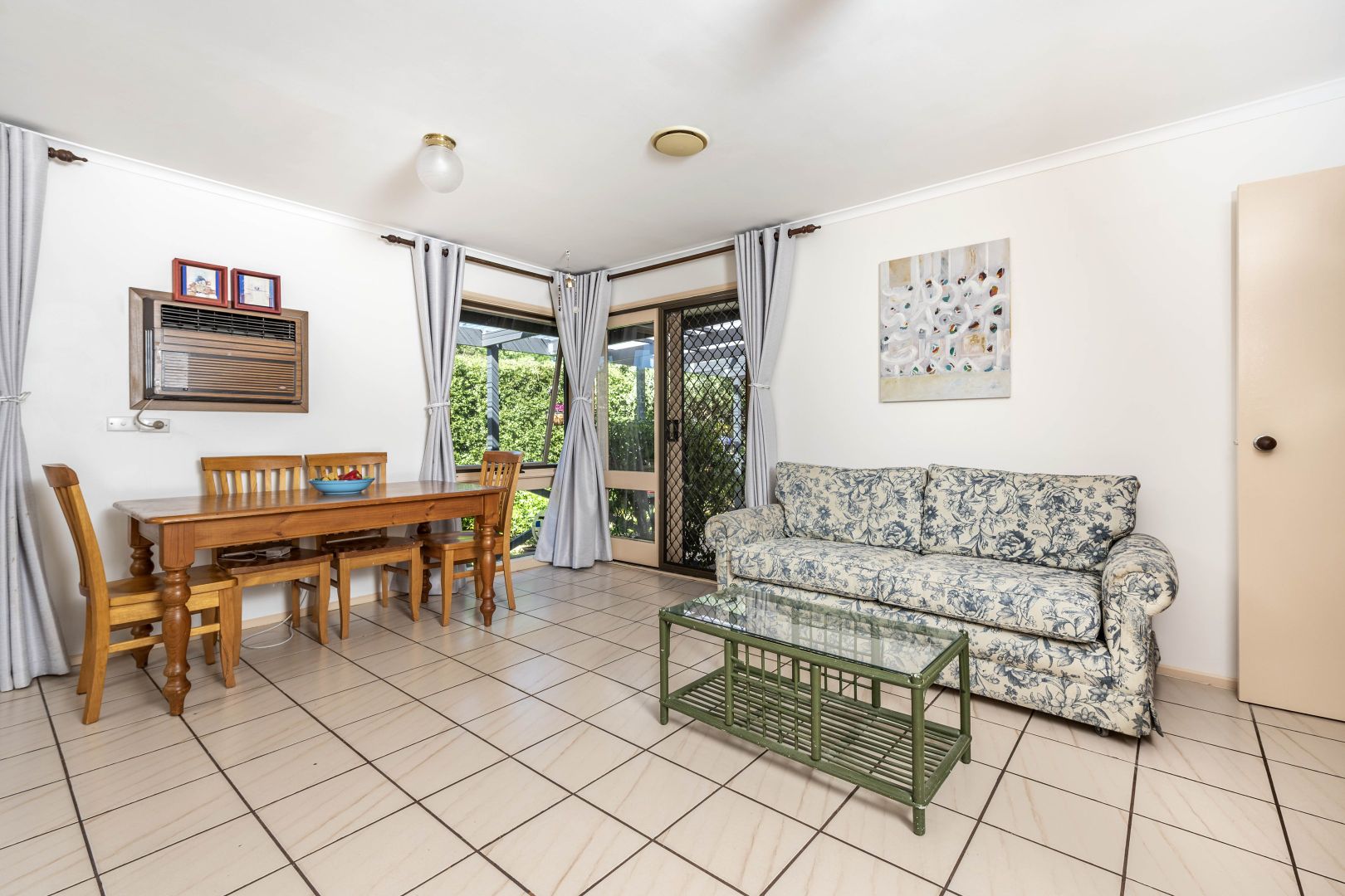 4 Nimbin Street, Narrabundah ACT 2604, Image 2