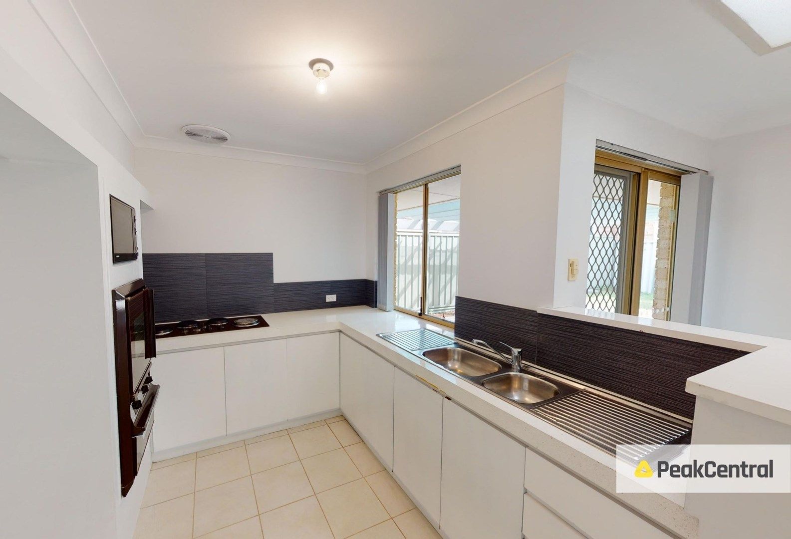 3 bedrooms Apartment / Unit / Flat in 2/164 Bateman Road BRENTWOOD WA, 6153