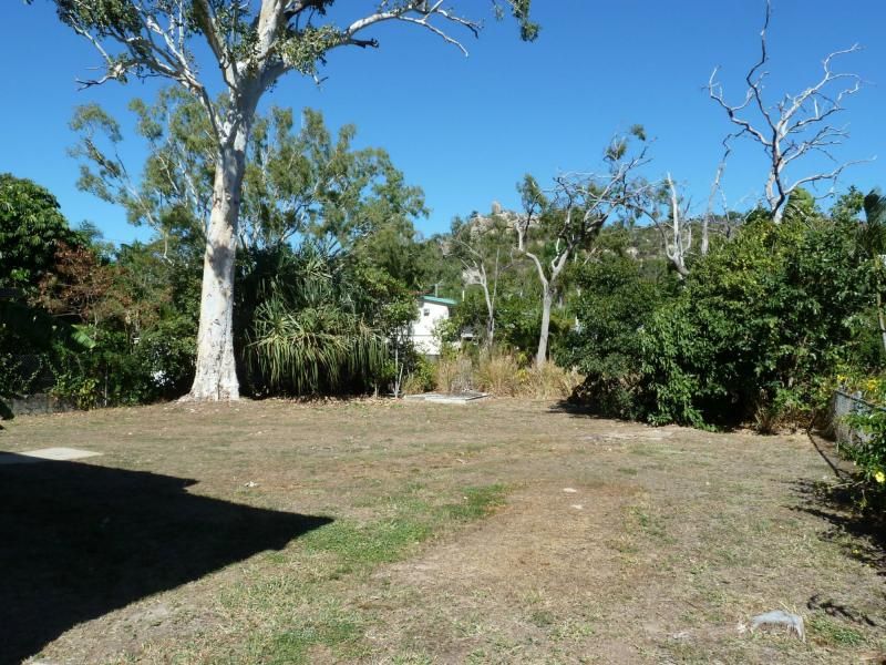 38 Granite Street, Picnic Bay, Magnetic Island QLD 4819, Image 2