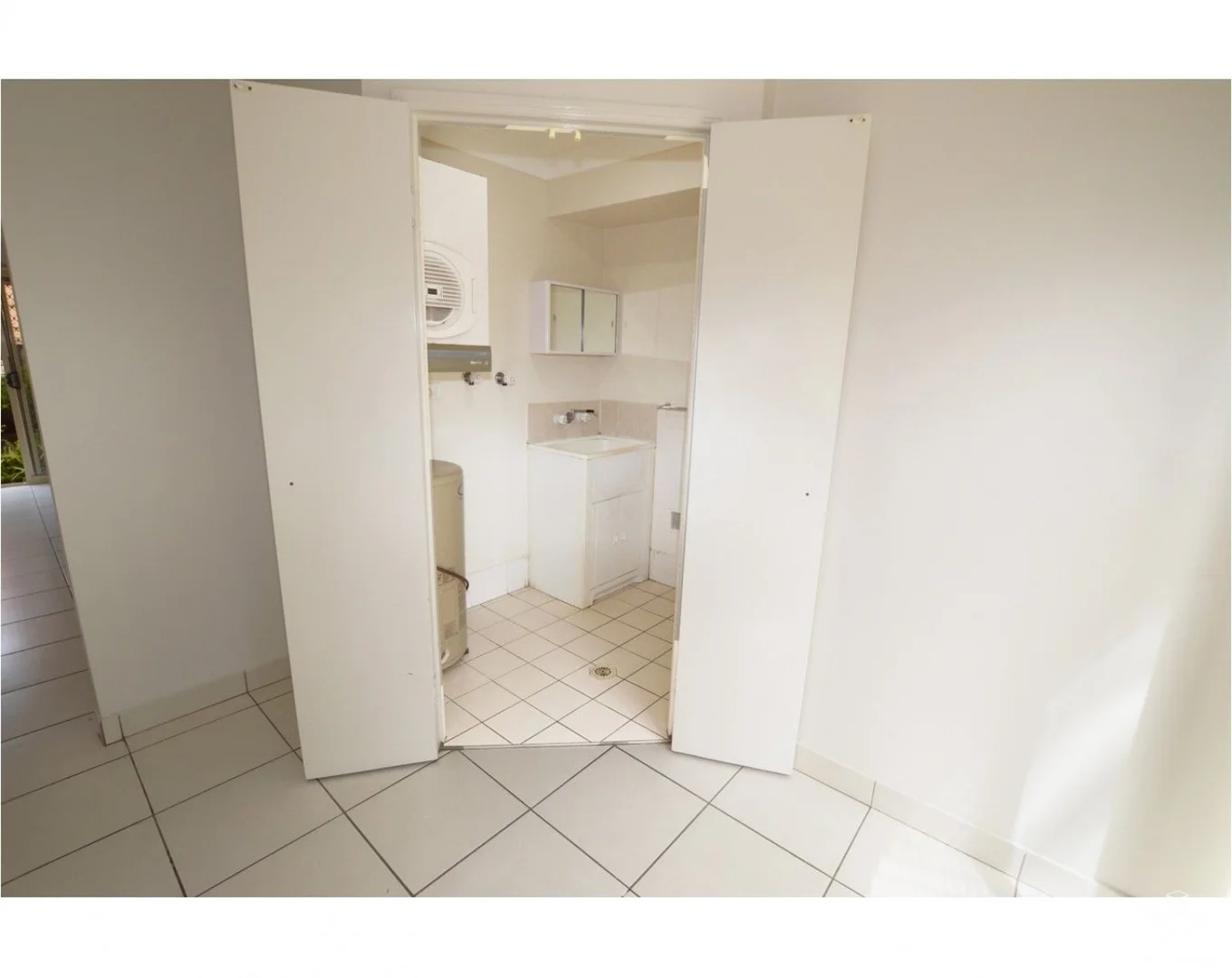 Additional image 8 of ID:21172875/60 Whitby Street, Southport QLD 4215