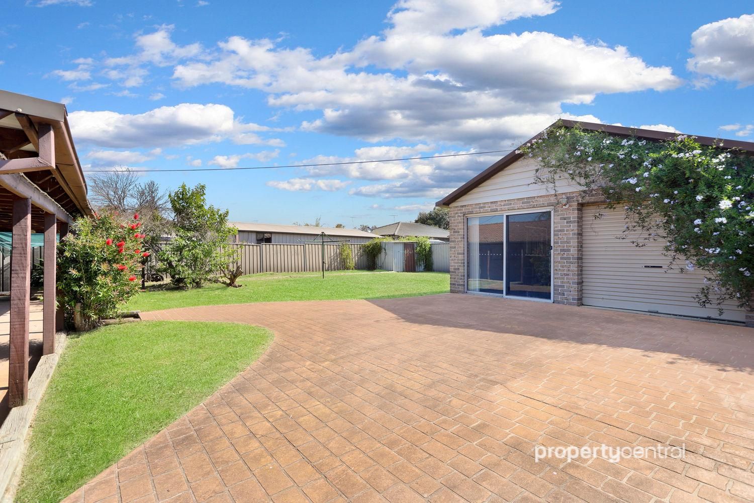 3 Yellow Place, Claremont Meadows Property History & Address Research