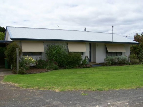 12 Stephens Street, Heywood VIC 3304