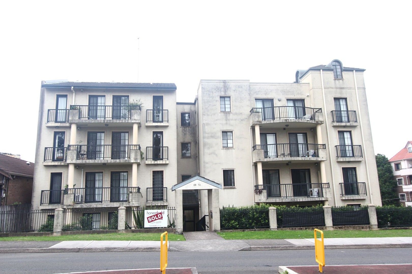 2 bedrooms Apartment / Unit / Flat in 10/68-72 Woniora Road HURSTVILLE NSW, 2220