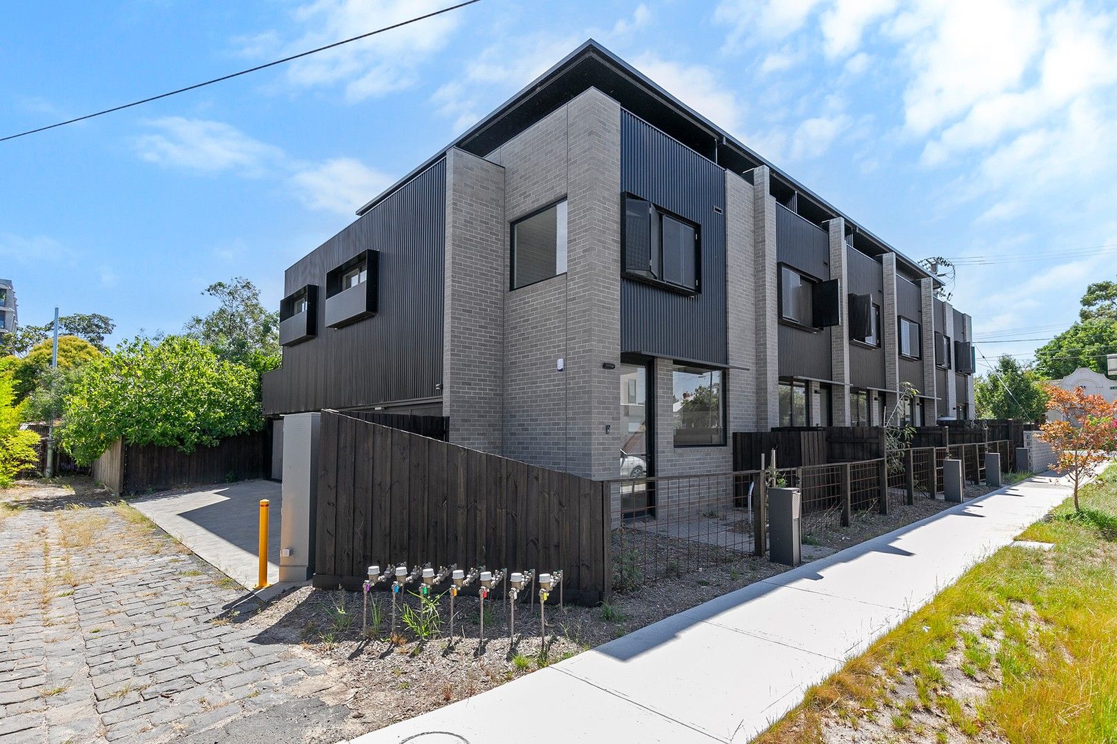 3 bedrooms Townhouse in 53 Armadale Street THORNBURY VIC, 3071