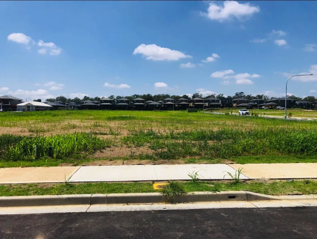 Registered Land For Sale | Duplex Potential  | 20 Minutes to Western Sydney International Airport | - Widok 2