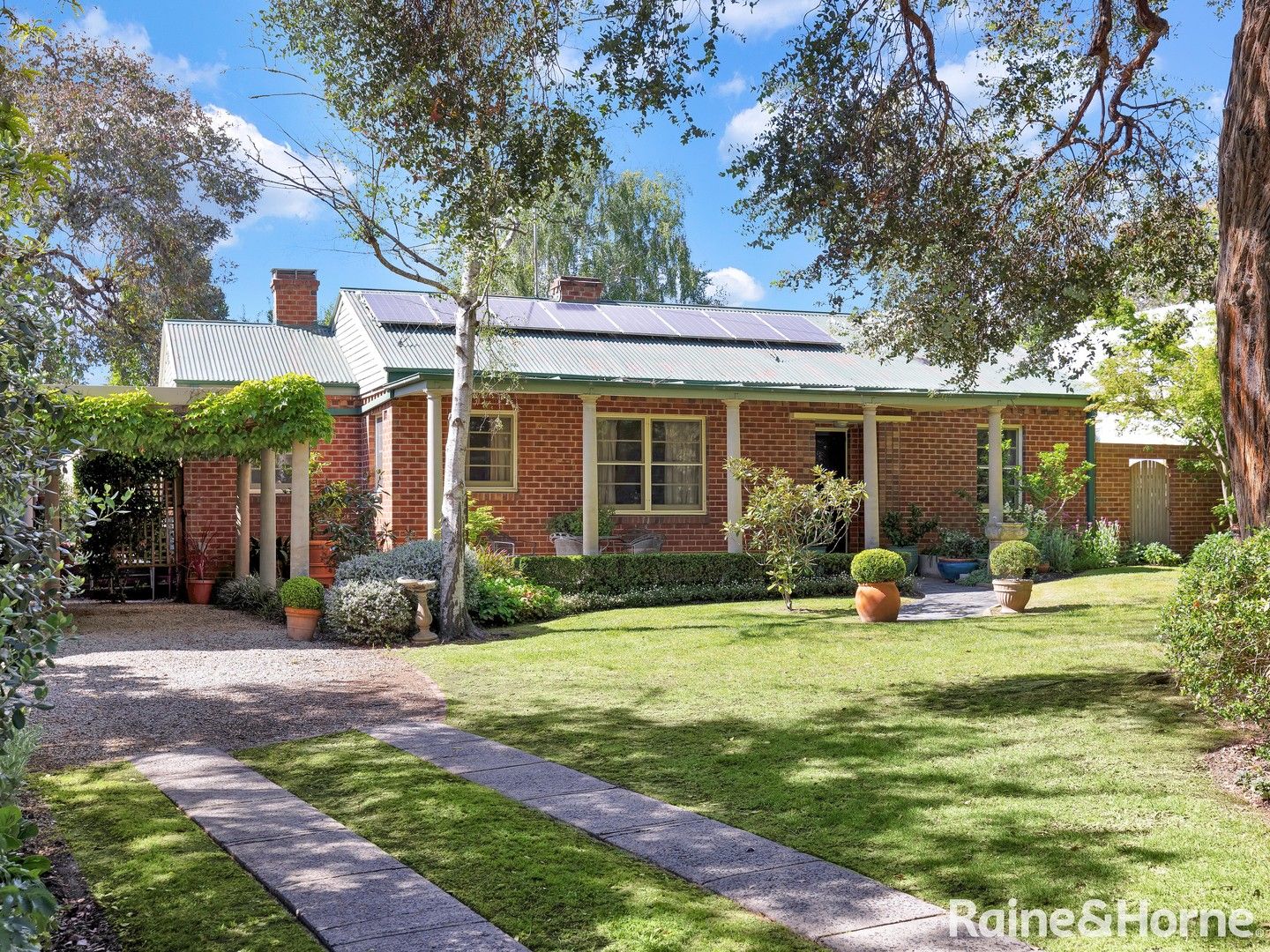 4 bedrooms House in 148 Peel Street BATHURST NSW, 2795