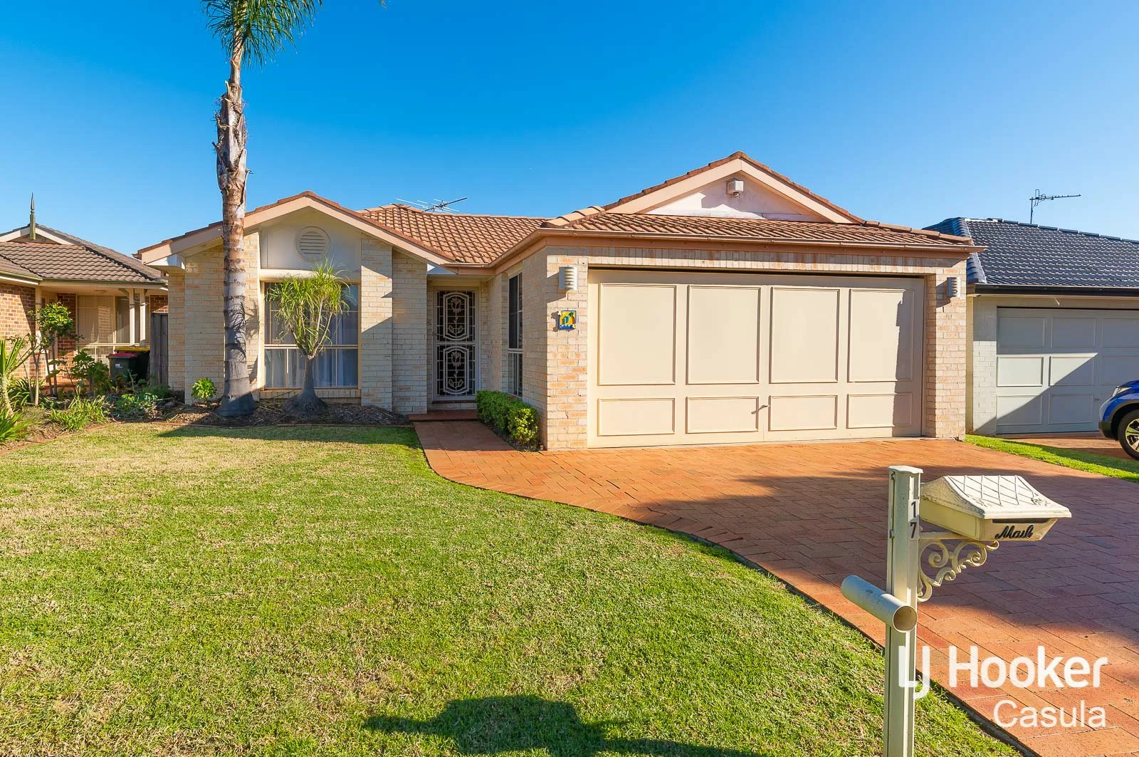 17 Magnolia Close, Casula NSW 2170