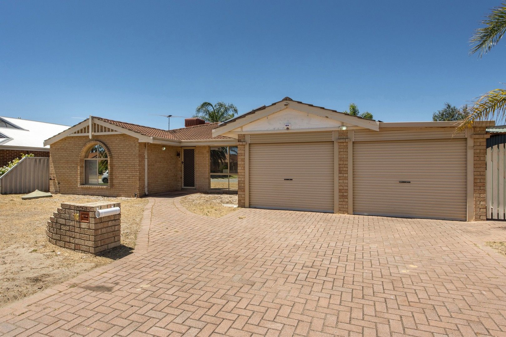 3 bedrooms House in 10 Kentia Close WARNBRO WA, 6169
