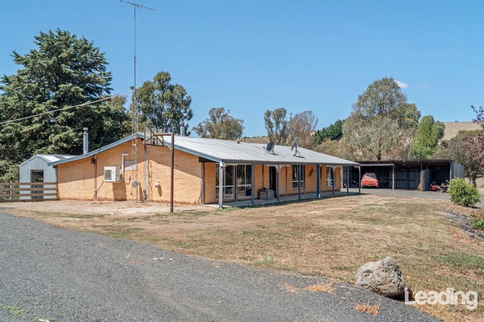 Primary image of 2/140 Outlook Crescent, Clarkefield VIC 3430